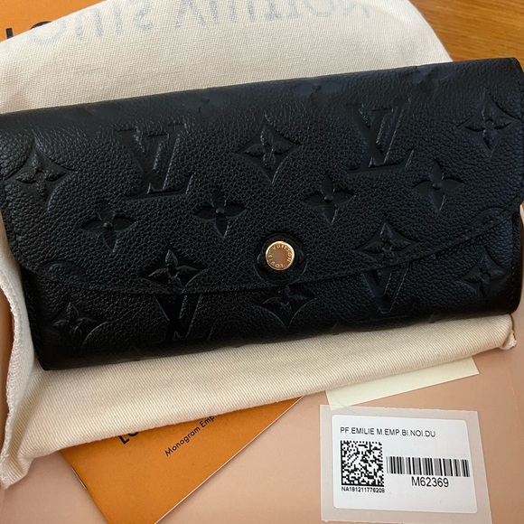 Louis Vuitton Emilie Wallet in Monogram Empreinte Leather - Black 😊🐈⬛ - Picture 2 of 11